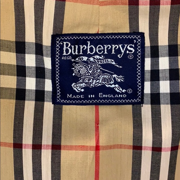 Burberry’s trench coat - Picture 4 of 8